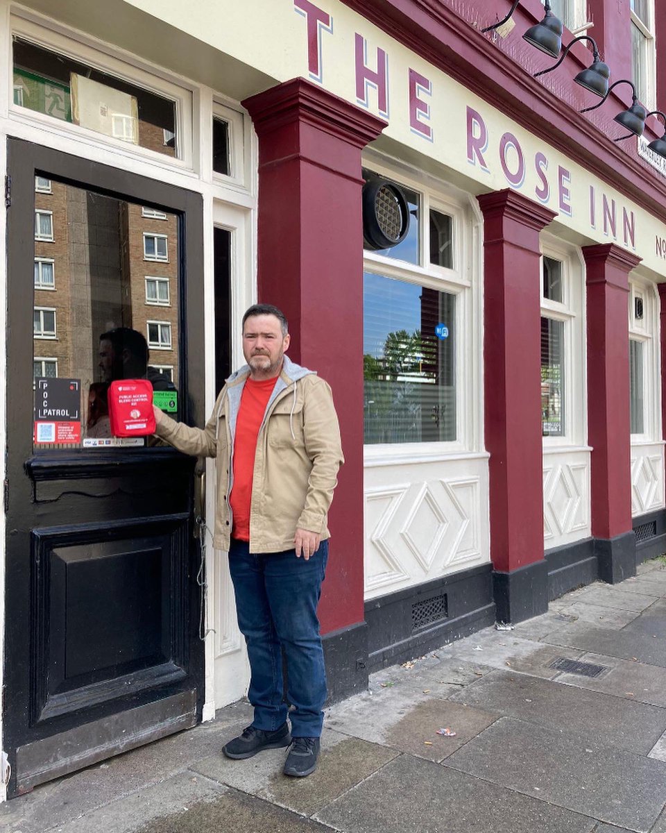 pocpatrol21's tweet photo. A Public Access Bleed Control Kit is accessible:
The Rose Inn Pub                        
2 Waverley Road        
Plumstead                                                                            London                                 
SE18 7TN
Mon-Sun 12pm-11pm Fri-Sat 1am https://t.co/oxFaqtFCrU