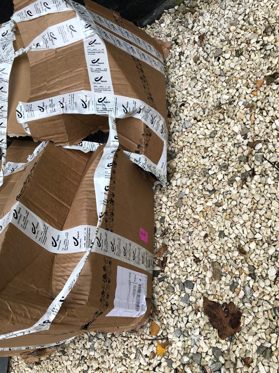 K_Standaert's tweet photo. Bedankt @bpost_nl om mijn bestelling in perfecte staat af te leveren… not! De volgende keer kies ik wel voor een andere leveringsdienst. https://t.co/OoEKLRf8Ay