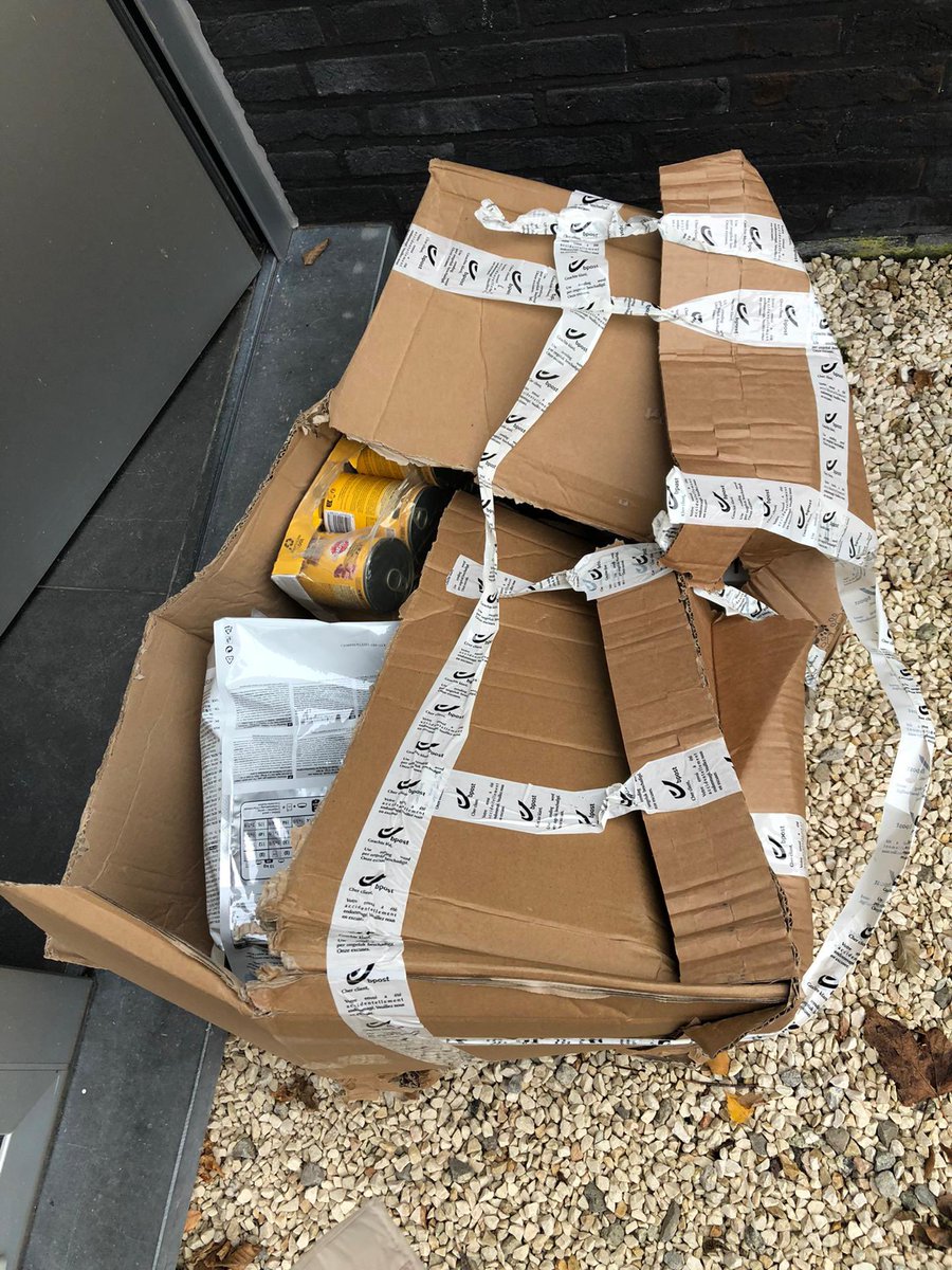 K_Standaert's tweet photo. Bedankt @bpost_nl om mijn bestelling in perfecte staat af te leveren… not! De volgende keer kies ik wel voor een andere leveringsdienst. https://t.co/OoEKLRf8Ay