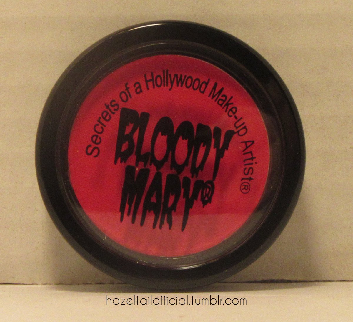 hazeltailxo's tweet photo. Bloody Mary Red Eyeshadow
https://t.co/uylGoNtCD4
#halloween #halloween2022 #halloweenseason #halloweenmakeup #redmakeup #redeyeshadow #bloodymary #red #makeup #cosmetics #beauty #makeuplovers #makeuplover #makeupaddict #makeupofinstagram #igmakeup https://t.co/CpdIy3fcEF