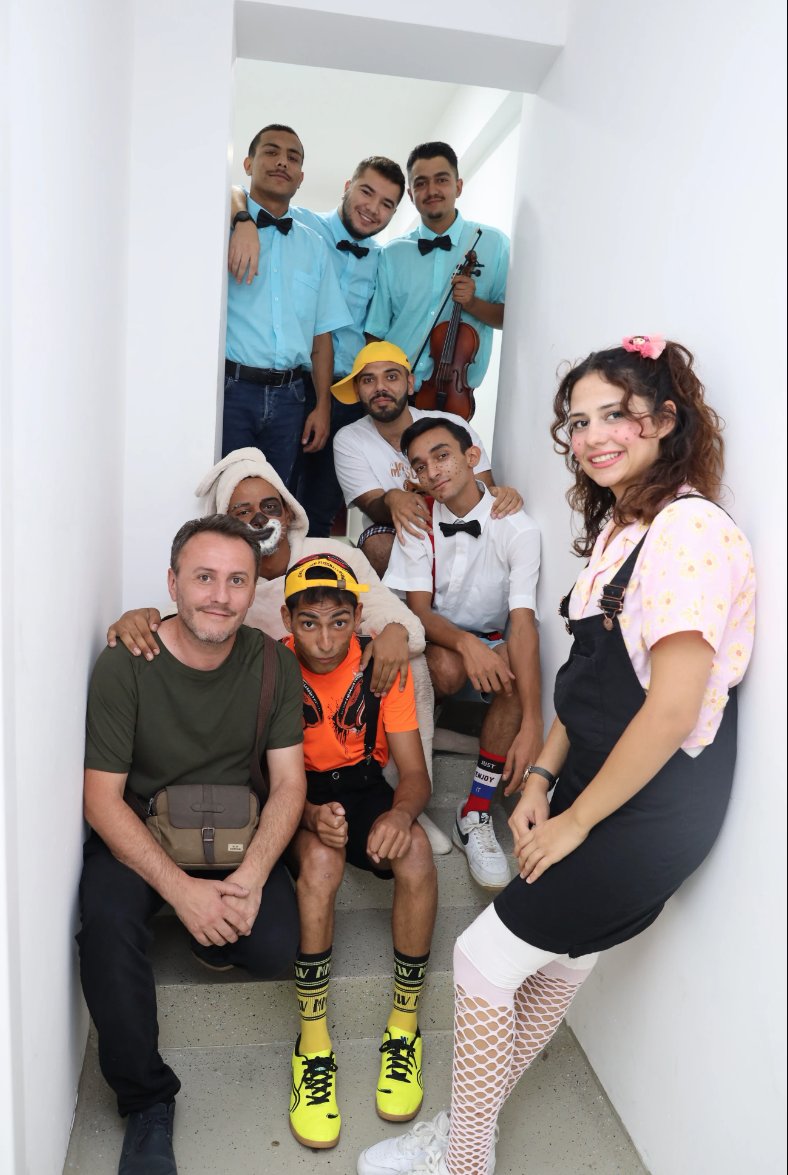 UNDP_Kosovo's tweet photo. The dedication of #Kosovo Roma youngsters to uphold Romani language was inspirationally shown through the theatre 🎭.   🔗Read more in our new Exposure story:➡️ https://t.co/maDbMFqHoU https://t.co/YGUNFkvLyp