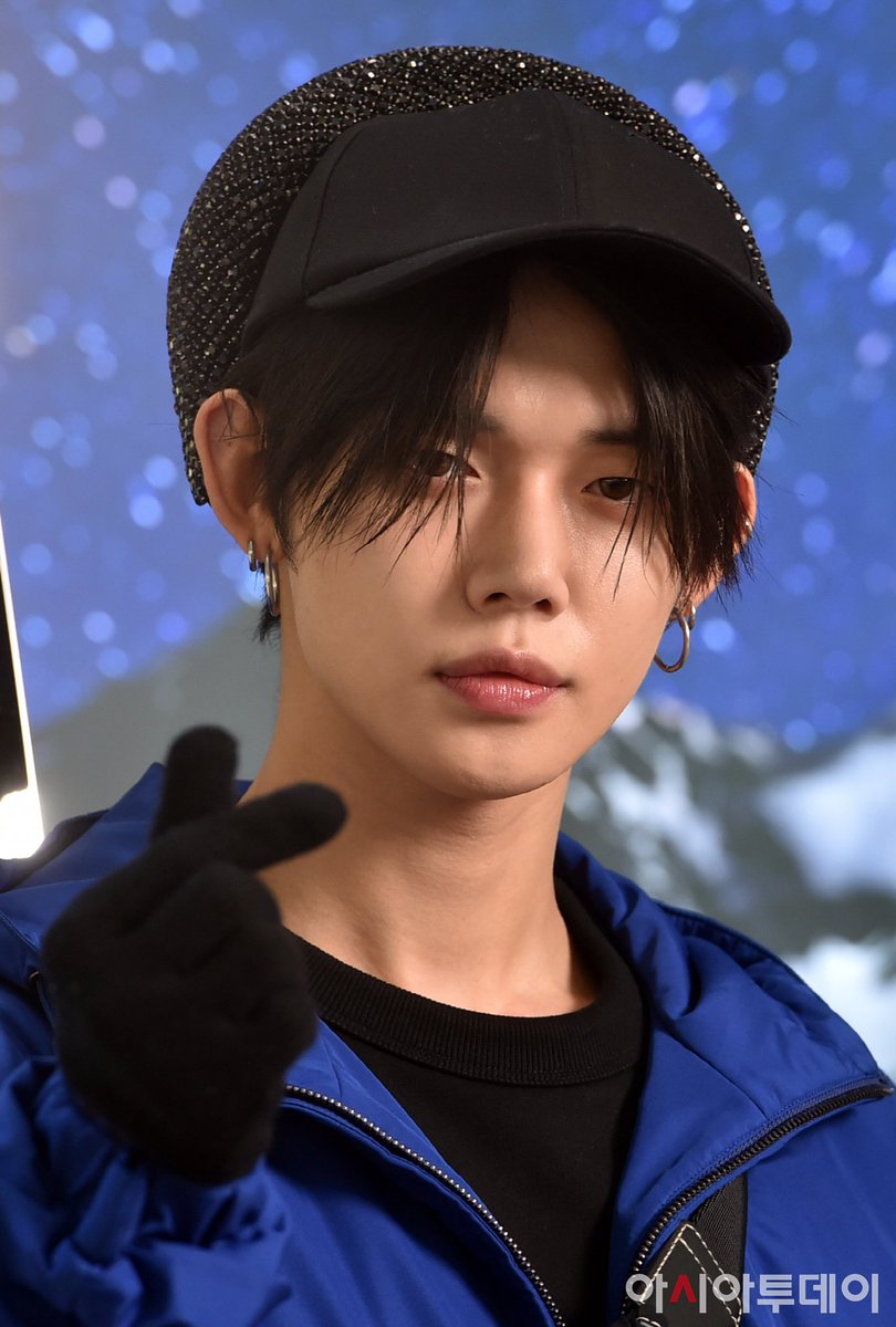 txt_sarangdan2's tweet image. 221018 버버리 오픈행사 #투모로우바이투게더 #연준 기사 사진 모음