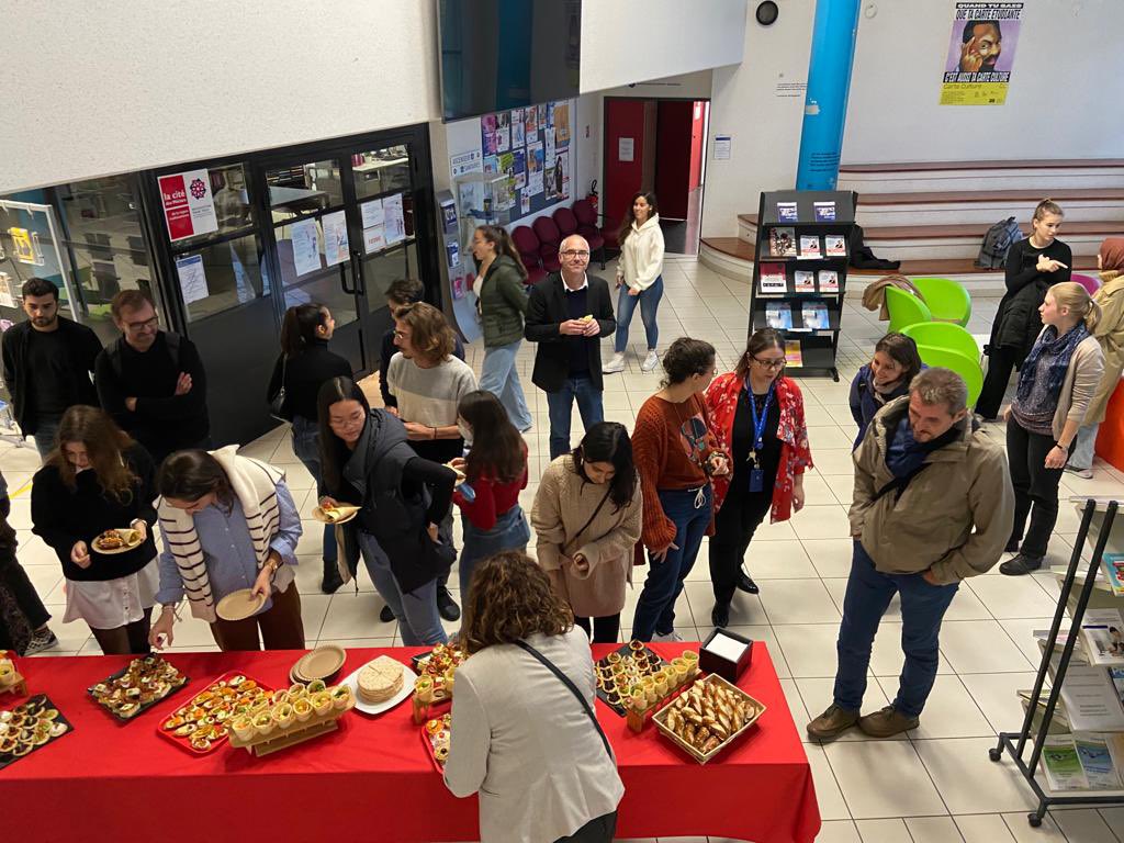 ZiriLea's tweet photo. [#Retoursurimages] Grand 🙏🏼 à tous les participants à la 1ere Commission RI de l’@UHA68 qui s’est tenue la semaine dernière, suivie d’un moment de convivialité avec les étudiants Erasmus+ entrants #ErasmusDays ! https://t.co/a0l5gMhZr8