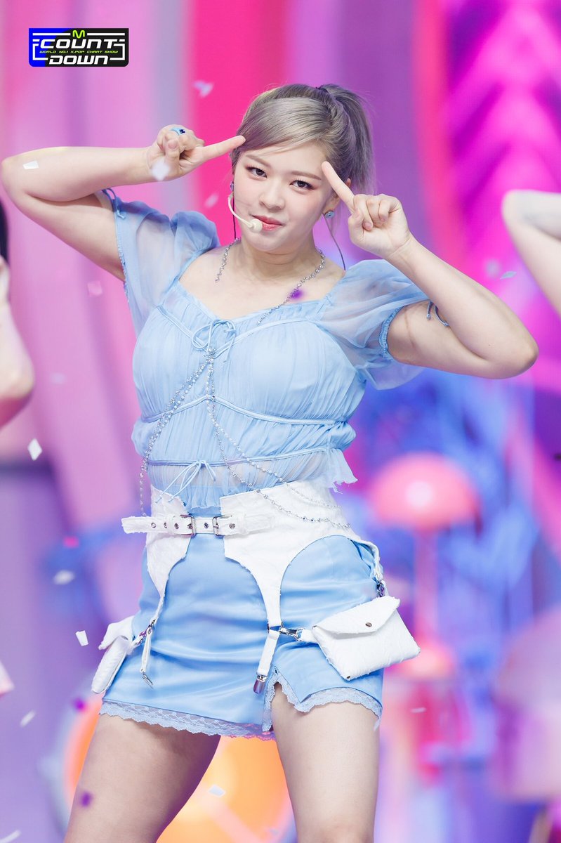 pnkyeon's tweet photo. — Jeongyeon Talk That Talk fancams
A small thread 💕🐶 ; https://t.co/UnH9zy8eMT