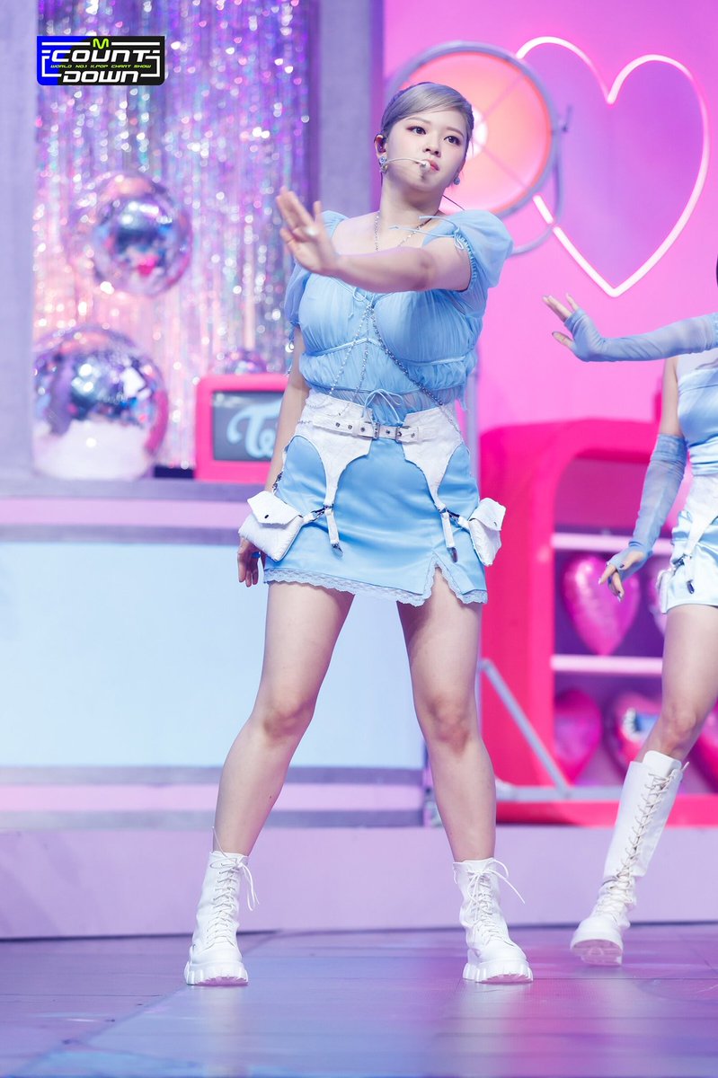 pnkyeon's tweet photo. — Jeongyeon Talk That Talk fancams
A small thread 💕🐶 ; https://t.co/UnH9zy8eMT