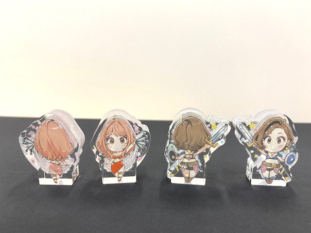 カラフルブレインさんからファンタジーシリーズアクリルコロコロフィギュアセットのテストショット写真到着ッ。ぷりんウィザードだけいない。単体のコロコロなので持ち運びに便利で可愛さもブーストよ。 