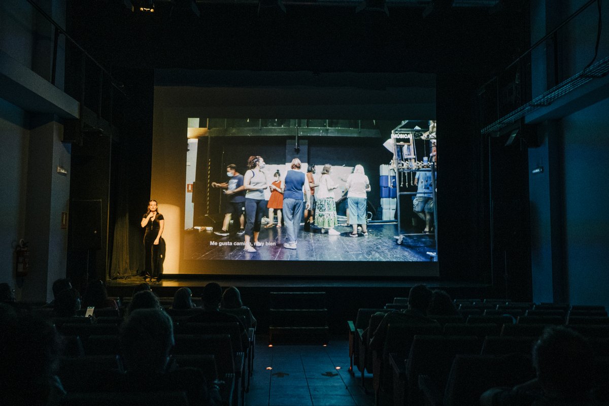 LaCasaCalba's tweet photo. ♻️Primer cap de setmana del #RRRRFestival al #TeatreRavalGandia. Teníem ganes d'obrir les portes i omplir el teatre de música, veus i art imaginat reciclat.

Gràcies a qui ens heu acompanyat. A la resta, ens veiem dissabte 22, que tenim més cosetes!! https://t.co/rpYev9YEOm