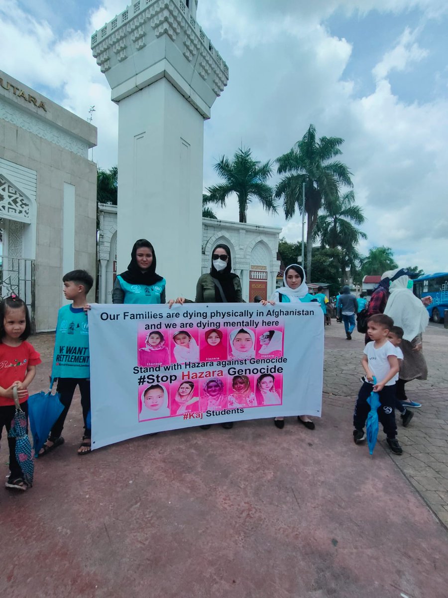 NatiqiAli's tweet photo. Our today's demonstration in Batam city Indonesia, due to long term process in our cases. 
We protest on every Tuesday in order to get resettlement in third countries and get out of this uncertain future.
#HelpRefugeesInIndonesia
#IOM
#UNHCR
#StopHazaraGenocide https://t.co/2MOGufowsi