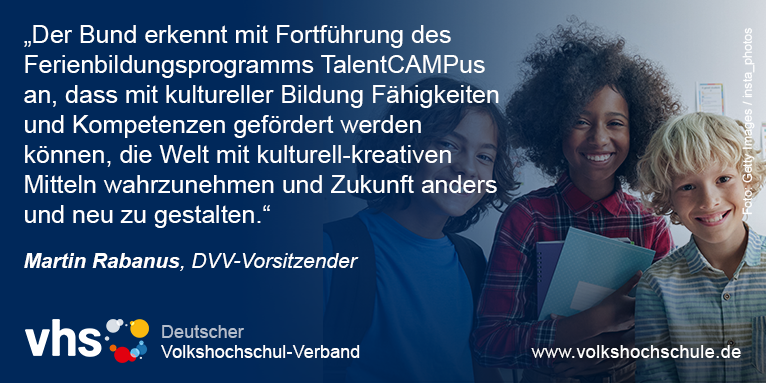 vhs_dachverband's tweet photo. Die #Volkshochschule|n setzten ihr Engagement für bessere Bildungschancen junger Menschen fort. Das erfolgreiche Ferienbildungsprogramm #talentCAMPus hat vom @bmbf_bund eine Förderzusage für 5 weitere Jahre erhalten. Mehr in unserer Pressemitteilung ➡️ https://t.co/2c4PpX9zld https://t.co/7OjoQC0hD0