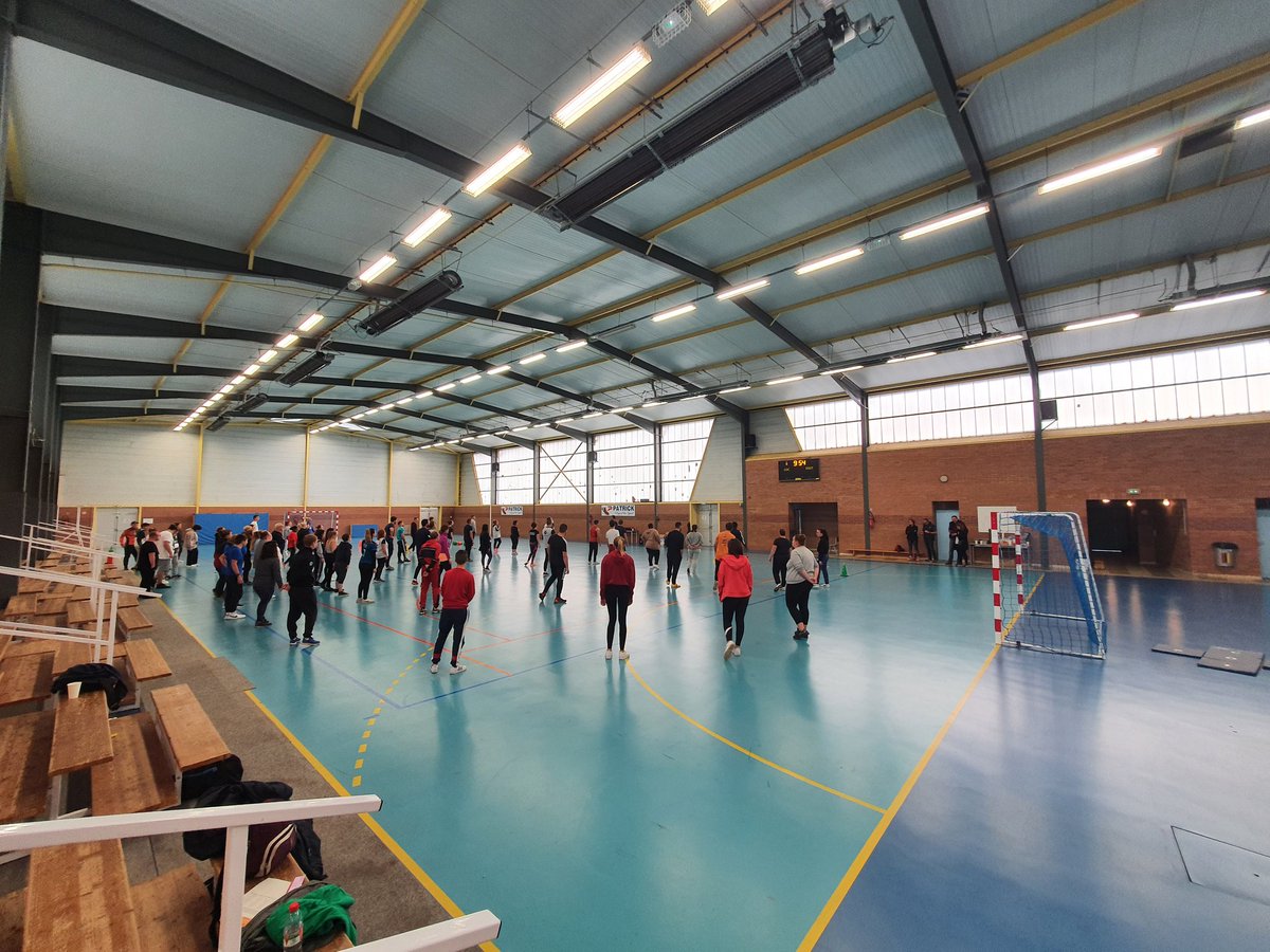 Katia Delvaux (@delvkatia) on Twitter photo Ca y est !! On y est 3ème édition du Stade vers l'Emploi à destination des jeunes !!! Plus de 50 participants présents et 8 entreprises @poleemploi_HDF <a href="/FrancoisEstepa/">François FERNANDEZ ESTEPA</a> <a href="/DeMaced65812397/">De Macedo Gilles pro</a> <a href="/clairecurina/">Claire Curina pro</a> Ca y est !! On y est 3ème édition du Stade vers l'Emploi à destination des jeunes !!! Plus de 50 participants présents et 8 entreprises @poleemploi_HDF <a href="/FrancoisEstepa/">François FERNANDEZ ESTEPA</a> <a href="/DeMaced65812397/">De Macedo Gilles pro</a> <a href="/clairecurina/">Claire Curina pro</a>