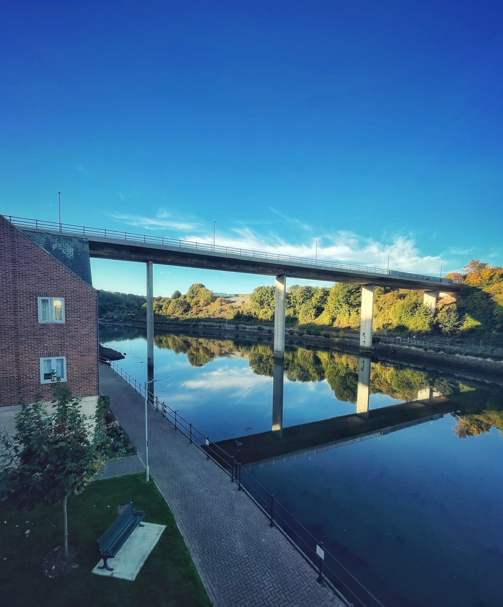 studant47's tweet photo. Morning reflections, views from the apartment #OctoberHues 🍁@MyFaveBench @WhitbyHolCot @VisitWhitby #blues #hues #Esk #Autumn #OctoberLight #EastCoast #NorthYorks @nymr 🌊 https://t.co/tperKcVBbU