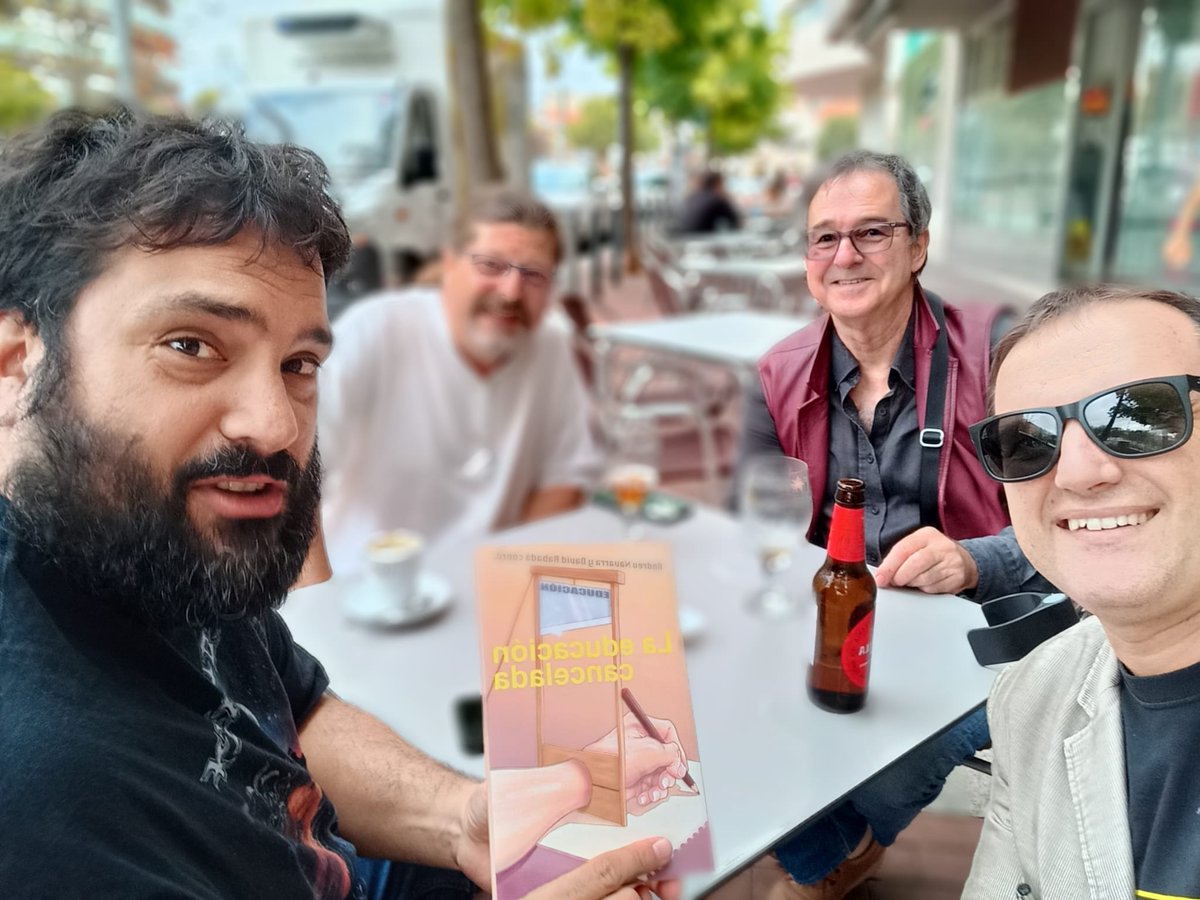 AndreuNavarra's tweet photo. "La educación cancelada" comença a semblar Iron Maiden. Ahir a la Biblioteca Central de Terrassa amb el gran @therfer , @adrar09 , @XmaSecundaria i @DAVIDRABADA . La ruta continua. Visca Voltaire.
#educacioncancelada
#volemensenyar
#conocimientopoderoso
#nuevadidactica https://t.co/5lqPkemY93