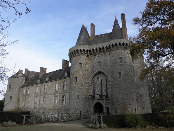 MonumentumFr's tweet photo. Château de Montmuran à #LesIffs (#IlleEtVilaine) Le château a été fondé à la fin du XIIe siècle par les seigneurs de Tinténiac. Deux tours, quoique remaniées ultérieurement, subsistent encore de cette constructi...
Suite 👉 https://t.co/HnYg6JNX9z
#Patrimoine #MonumentHistorique https://t.co/XP862VkG8D