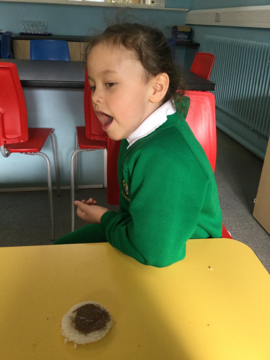 glanhowyprimary's tweet photo. We enjoyed our cooking session yesterday 🍫🍞😋#ASDbase https://t.co/909RhCDmya