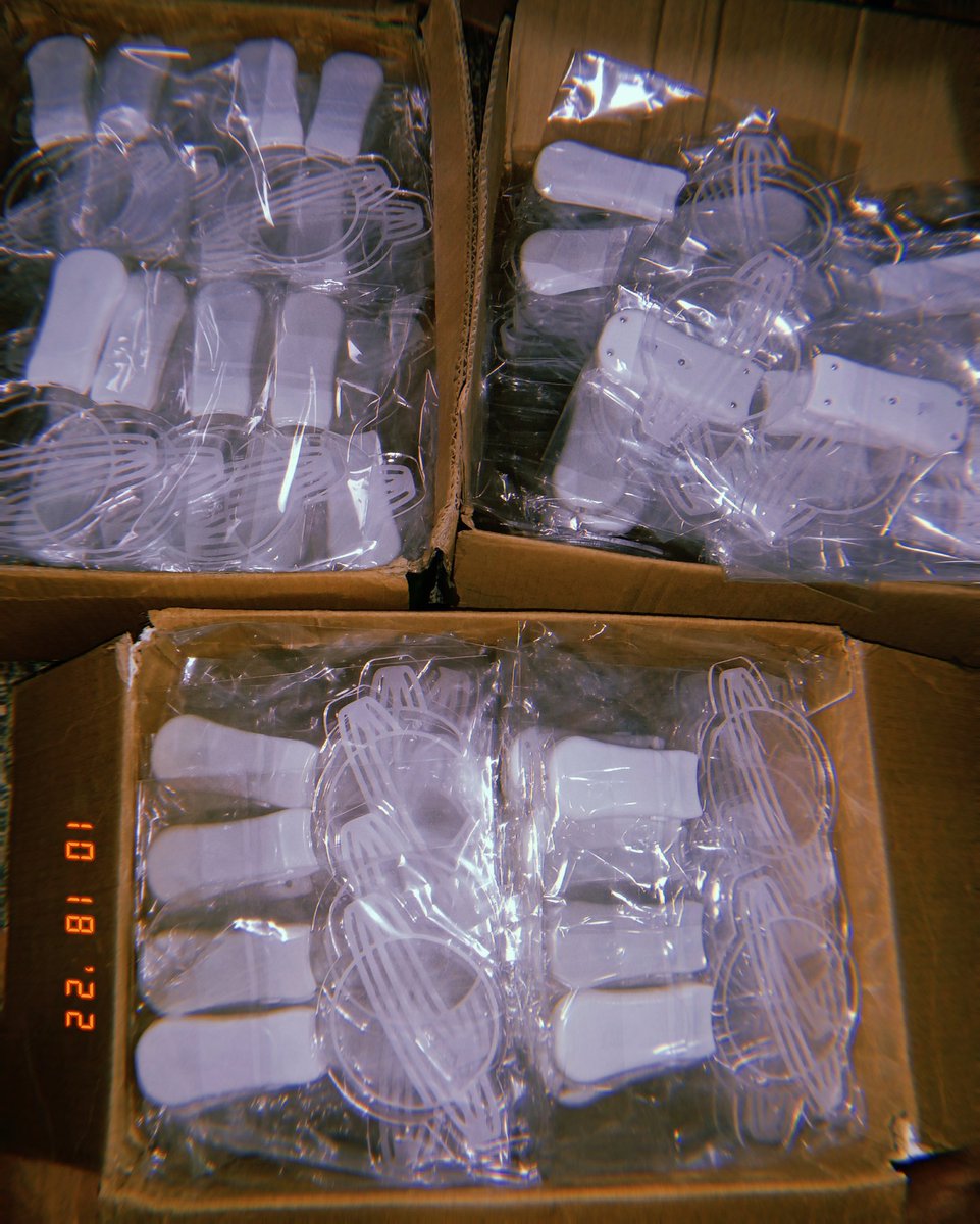 juanistasofc's tweet photo. 🧡 #TheJuansLiveInAraneta Lightstick UPDATE:

Lightsticks have arrived! They are now undergoing a quality check for you to have that total Juanista experience on October 23, 2022! 😉

TICKETS ARE STILL AVAILABLE HERE:

🎫 https://t.co/J8qFaseZt0 https://t.co/YGAxpsGyPB