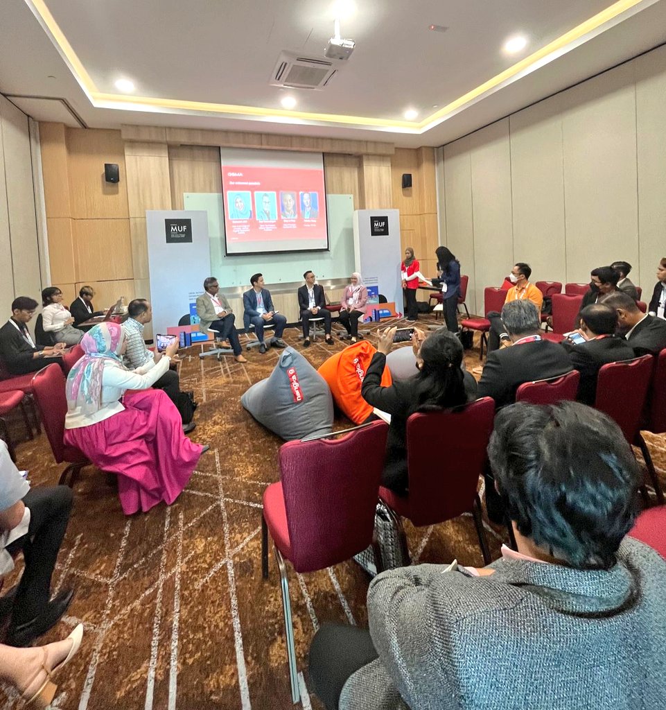 UKinMalaysia's tweet photo. At #MUF2022, we co-launched a research report by our partner @GSMAm4d, looking at the role of data and tech in sustainable urban mobility for Malaysia. Thank you to all of our panellists from @mymdec, @IskandarMsia, @Maxis and #Tryke for offering many great insights!
🇬🇧🇲🇾 https://t.co/5Q0lW2Z4s7