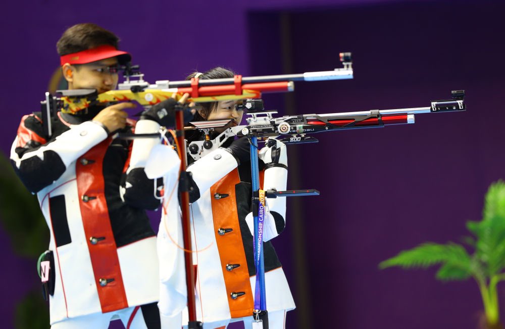 FocusChinaEN's tweet photo. World Shooting Championships | The Chinese team has won four gold medals every day, one gold medal and two bronze medals in the Olympic event https://t.co/cMZwQFtkHe
