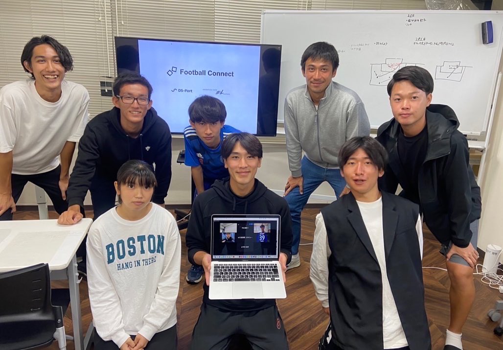 kazumasa09031's tweet photo. みなさん2日間ありがとうございました！

1日目/講義ディスカッション
2日目/指導実践

みなさんとディスカッションをさせてもらい、現在、抱えている問題点などを知ることができたり、
コーチの方々の熱い思いに刺激を受けました。

@FiC_Community__ 
@FiC_Connect https://t.co/ZucmUkg9N0