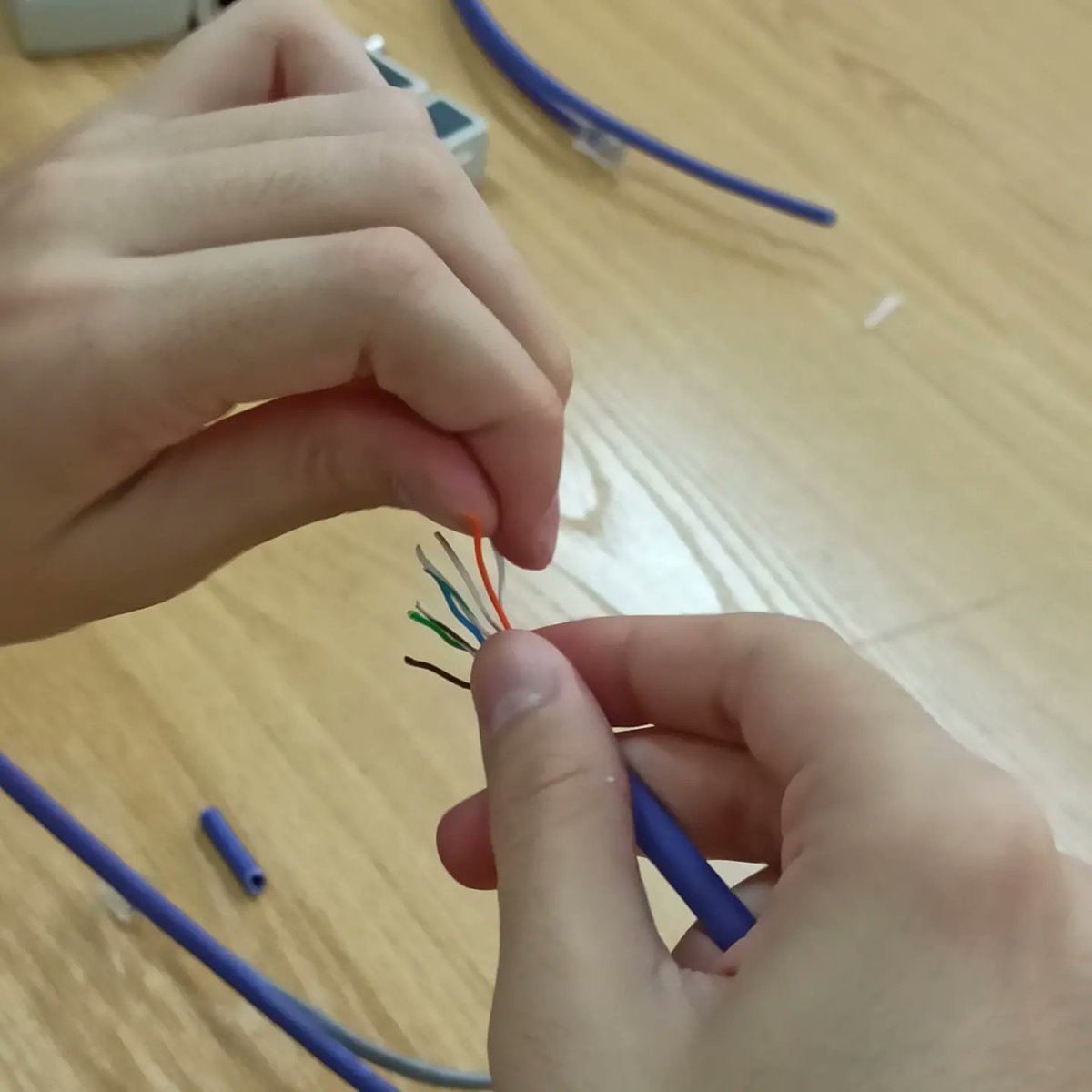 CDidactico's tweet photo. Practicando haciendo #cabledered en #1smr . Buen trabajo! @zzalexm https://t.co/v4jWOm0n4v