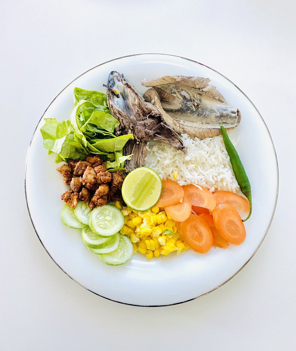 rashlens's tweet photo. 🤤 
#lunch #foodie #maldivianlunch #maldives  #food https://t.co/6KWHk5t6GK