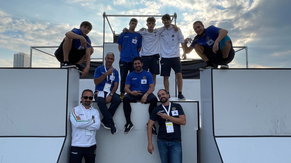 Coninews's tweet photo. Festa tricolore alla prima edizione dei Campionati del Mondo di #parkour. 🥳🇮🇹🥳

All’Ariake Urban Sports Arena di Tokyo l'Italia conquista due meravigliosi podi 👇

🥈 Andrea #Consolini nello speed
🥉 Davide #Rizzi nel freestyle

👉 https://t.co/PhWr7pFERQ

@Federginnastica https://t.co/NlFyedZ27T