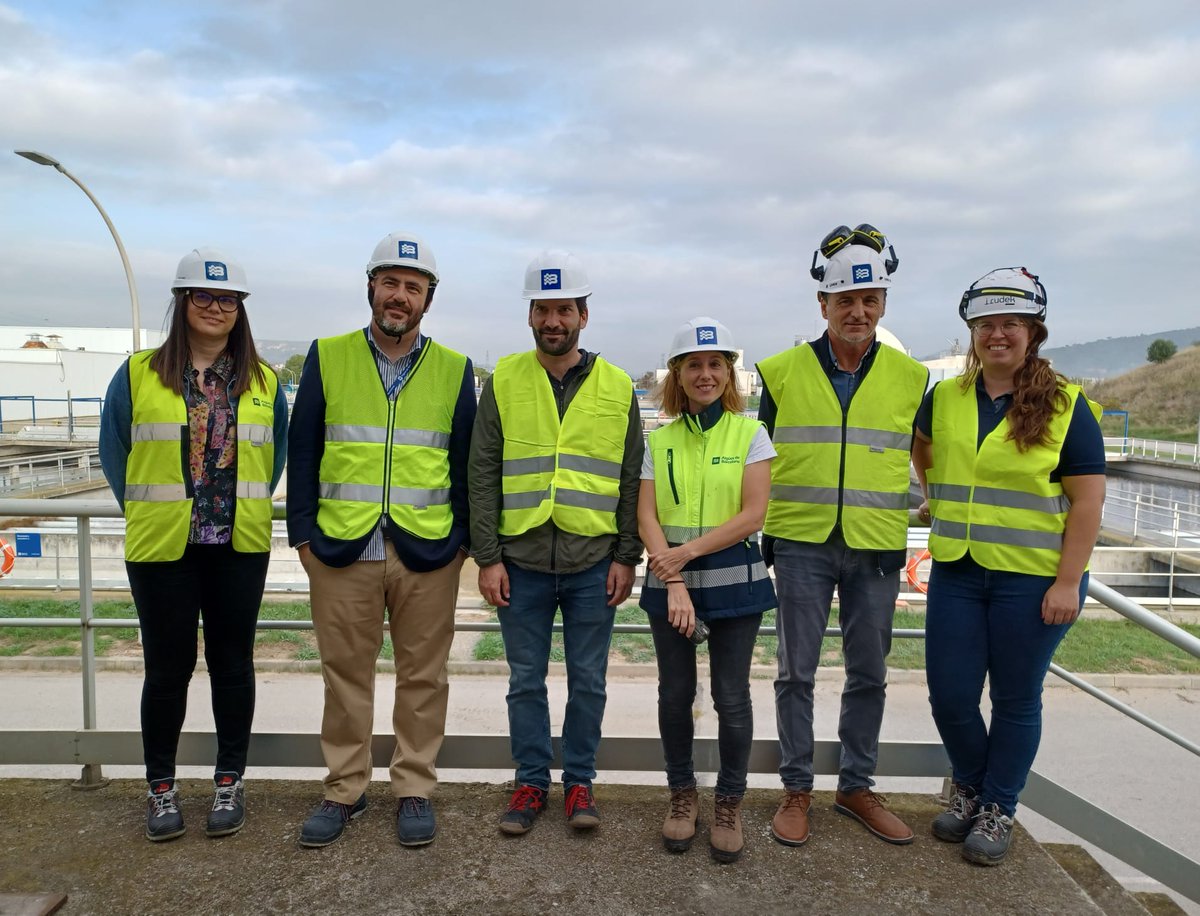 🔊 L'alcalde de <a href="/ajsantfeliu/">Ajuntament de Sant Feliu de Llobregat</a>, <a href="/oriol_bossa/">Oriol Bossa 🎗</a>, ha visitat l'estació depuradora (EDAR) de #SantFeliu.

Ha pogut conèixer les instal·lacions i les oportunitats que ofereix l'aigua regenerada en una situació de sequera com la que vivim actualment. 💧