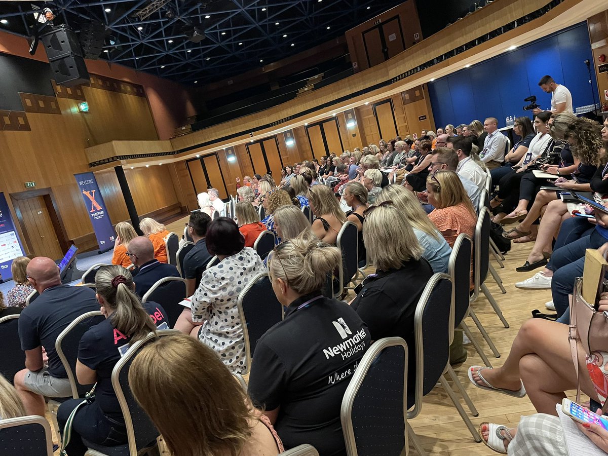 LGJHX's tweet photo. Itβs green for go as @SheenaDarby delivers her strategy, vision and focus for the future - itβs all full of the good stuff, lots of reality and lots of new tech to help @MidcountiesPTA refine their process & intelligence - no looking back, lots to look forward to #PTAXTogether https://t.co/jjhVOr83XE