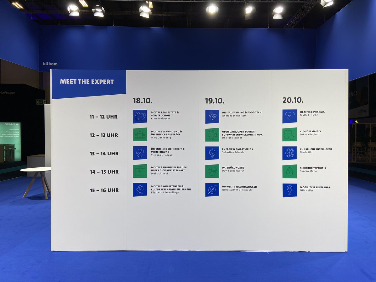 Bitkom_Bildung's tweet photo. Die #SCCON22 ist erfolgreich gestartet 🚀 Wer ist alles dabei? Heute Nachmittag gehts am Bitkom-Stand um #DigitaleBildung und Frauen in der Digitalwirtschaft. Wir freuen uns, wenn ihr vorbei schaut! 🙌 https://t.co/SnkZe1yYDZ