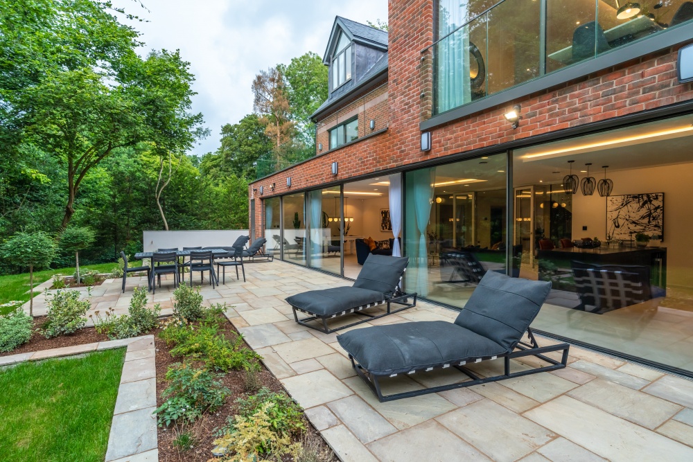 NuevoHome's tweet photo. Earlier this year, we were awarded the crown for "Best Installation - Residential (over £20,000)" at the GGP Awards 👑

Check out the project that got us the award here: https://t.co/IT8tVnLt9U https://t.co/E9E5YbZZvv