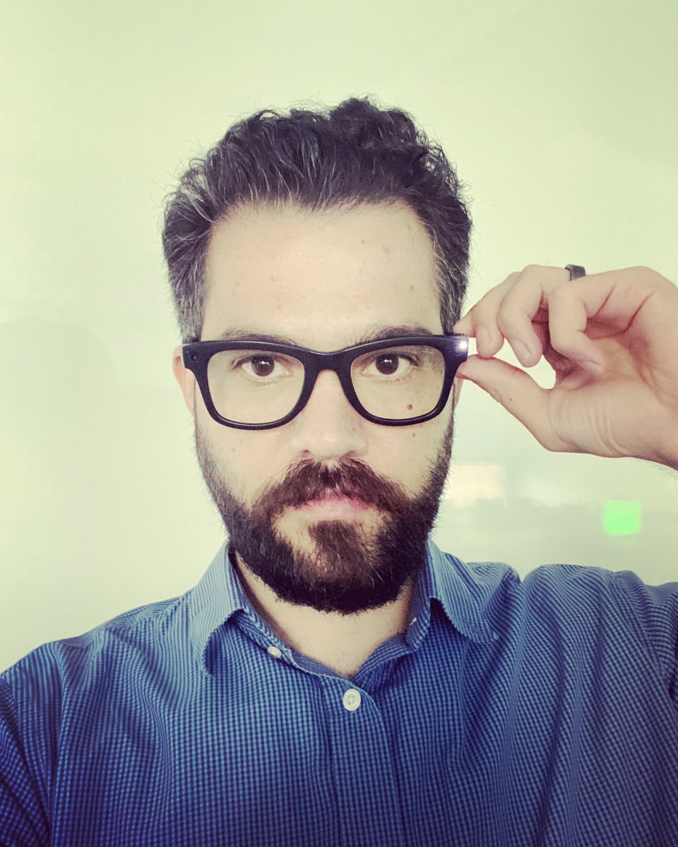 vitormlima's tweet photo. Testing my new @ray_ban &amp; @meta’s smart glasses #raybanstories and its quasi-extended reality. Very cool! #VR #AR #XR @ESCP_bs https://t.co/PDDixHng5O