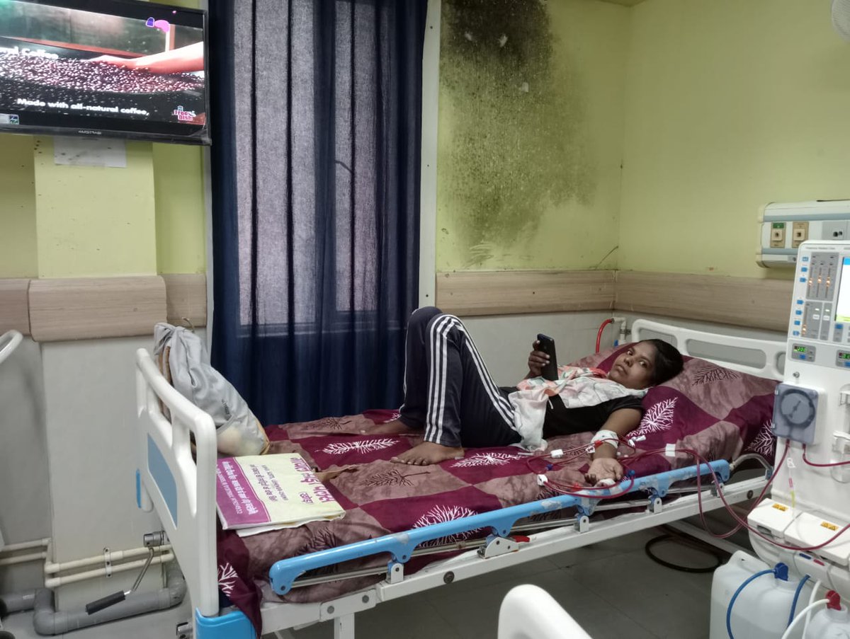 उत्तर प्रदेश के 70 जनपदीय चिकित्सालियों में प्रधानमंत्री राष्ट्रीय डायलिसिस कार्यक्रम के अंतर्गत डायलिसिस की निशुल्क सुविधा उपलब्ध कराई जा रही हैं जिसमे 14000 से अधिक लाभार्थियों को लगभग 13 लाख सत्र डायलिसिस सेवा दी जा चुकी है।
<a href="/brajeshpathakup/">Brajesh Pathak</a> <a href="/InfoDeptUP/">Information and Public Relations Department, UP</a> 
<a href="/AyushmanNHA/">National Health Authority (NHA)</a>