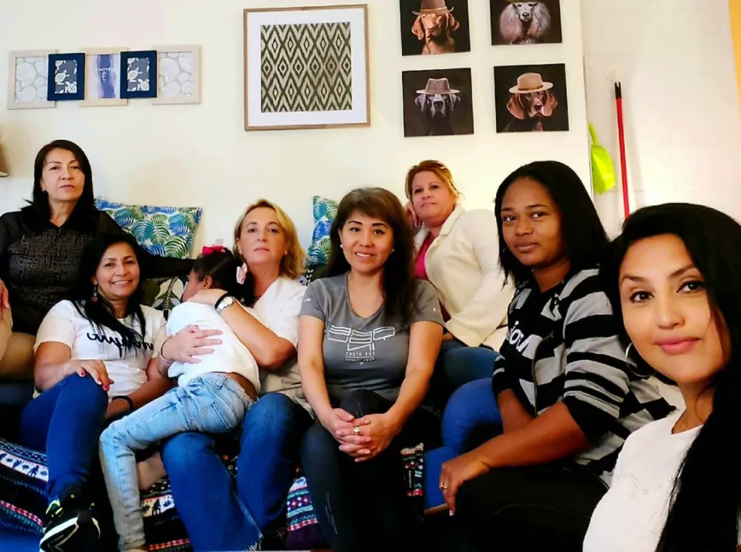 Retomamos las sesiones del curso de ayuda a domicilio con el Centro Geriátrico Morate y la compañera Julia Viejo.
Equipazo en una sesión intensa y llena de aprendizajes, con la parte de  cuidado de personas adultas mayores en el domicilio. Os iremos contando más! 😍👏🏿🌺