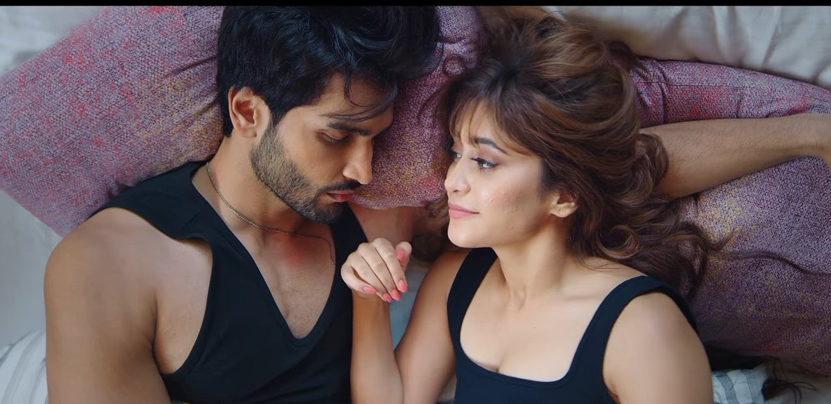 Shivangistanx's tweet photo. so hot of them 🥵🥵🥵🥵🥵🥵

#ShivangiJoshi | #Shivangians | #HeerRanjhaOutNow | #HeerRanjha https://t.co/jxHzM7hs6G
