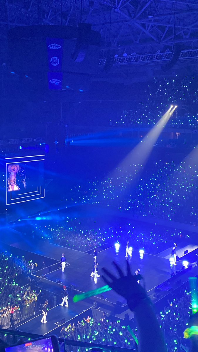 029carts's tweet photo. I MEAN VIEW FROM THE UPPER BOX SECTION ISNT THAT BAD NAMAN..... https://t.co/PINm1lS1eY