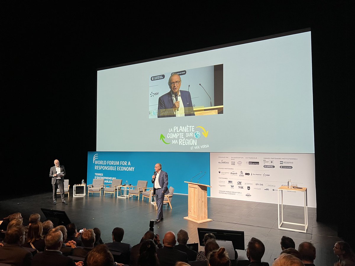 Alexoundelavega's tweet photo. Le @WorldForumEco 2022, plénière d’ouverture ce matin au @theatredunord à @lillefrance : les entrepreneurs des @hautsdefrance s’engagent dans l’accélération de la transition écologique. Avec @JPLetartre entouré de grands témoins dont @olesovhcom chef de file du numérique « vert » https://t.co/B66SAxhynh