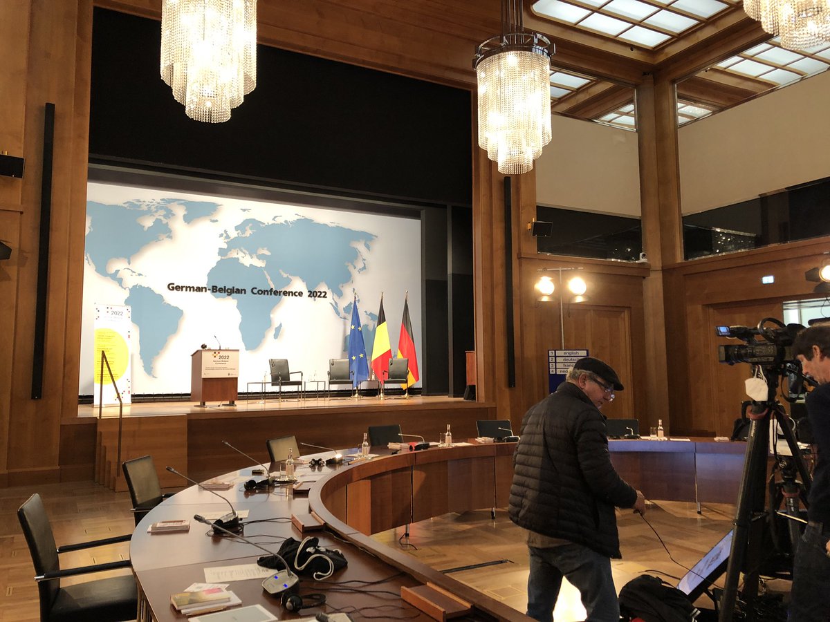 DBoBruessel's tweet photo. Guten Morgen aus #Berlin wo gleich im @AuswaertigesAmt die 6.🇩🇪🇧🇪Konferenz #DeBeKo stattfindet. Des experts🇧🇪et 🇩🇪discuteront changement climatique et transition énergétique. De ministers van Buitenlandse Zaken @HadjaLahbib🇧🇪 en @Abaerbock🇩🇪 zullen zodra de conferentie openen. https://t.co/O0HnuHL69Y