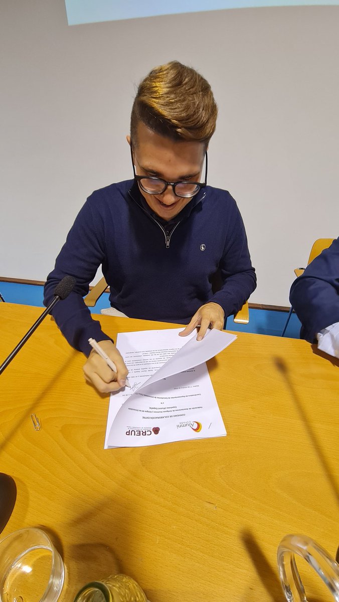 alumniUNED's tweet photo. "XXVI Encuentro #AlumniEspaña"
Firma convenio @EspanaAlumni con la #CREUP
@UNED
@FundacionUNED
#creandofuturo
#alumniespaña https://t.co/48F0pDTW3H
