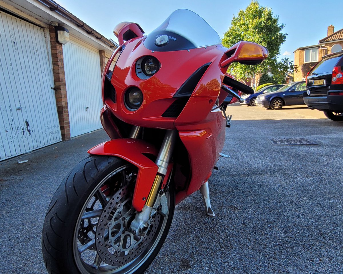 Anuj_Aroraxx's tweet photo. Good Morning everyone. Sun has decided to grace us this morning. Feels good to he riding today. Have a great day.
#ducati #ducati999 #london #tuesdayvibe https://t.co/tBo3sDqvOC
