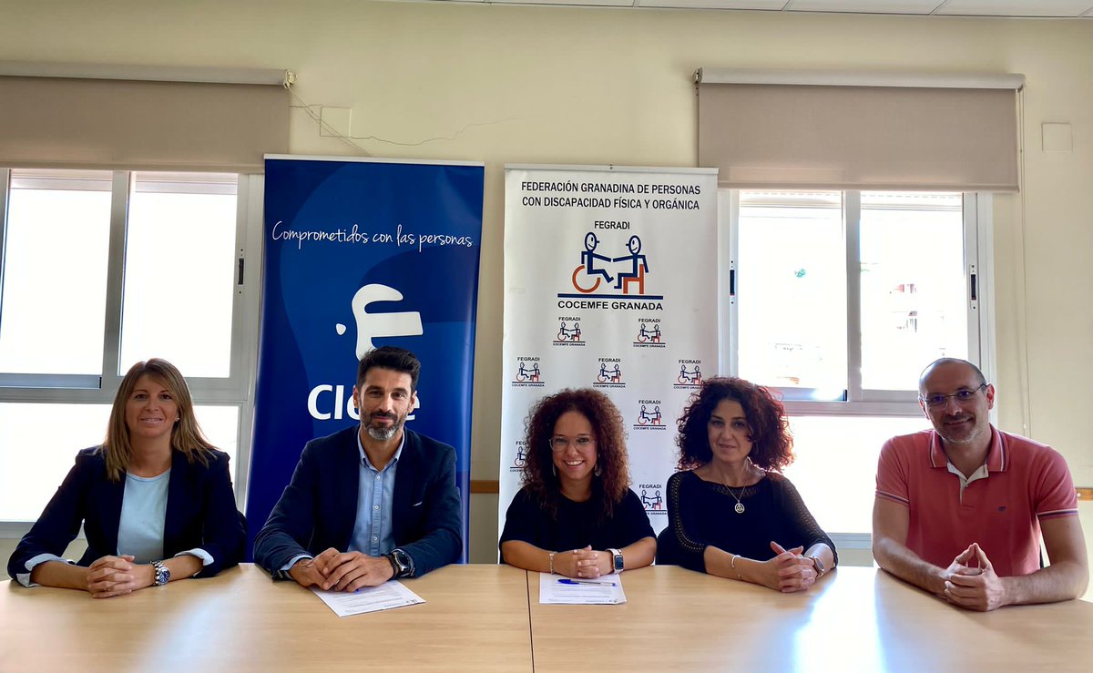 Almudena2104's tweet photo. En la mañana de ayer, 𝗖𝗹𝗲𝗰𝗲 𝗚𝗿𝗮𝗻𝗮𝗱𝗮 y @FEGRADI firmamos un Convenio de colaboración por la inserción laboral de personas con diversidad funcional.

#Clece #Fegradi https://t.co/yhOTfpP6BJ