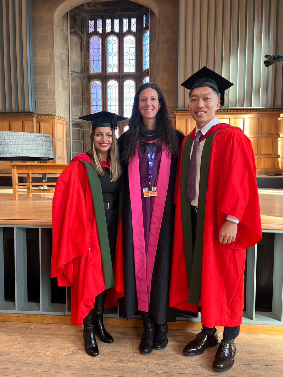 ERainero_lab's tweet photo. So proud to see what amazing scientists @DrMonaNazemi and @KeqianN have become!! It's been a real privilege have you as the first 2 PhD students in the lab #proudPI @MCB_Sheffield @ScienceShef https://t.co/TlX6Y2plDe