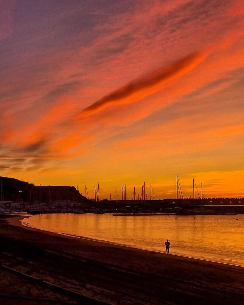 AzoresWhatElse's tweet photo. Se gostaste do conteúdo, deixa um like, um comentário e segue a conta do @azoreswhatelse
Photo by @mara.borba
.
#sharingiscaring #sunrise #terceiraisland #visitazores #placestovisit #color #beautifuldestinations #naturephotography #placestogo #visualgrams #nature_brill… https://t.co/tCz4dbCAjp