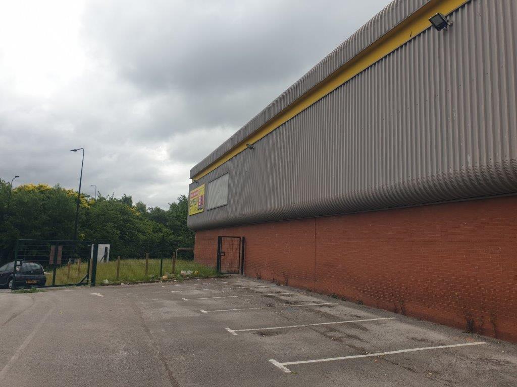 Nwb100's tweet photo. Existing warehouse unit internal/external refurbishment to transform into a new storage center over a 20 week project. Safestore Wigan https://t.co/3SQLWbtDA1