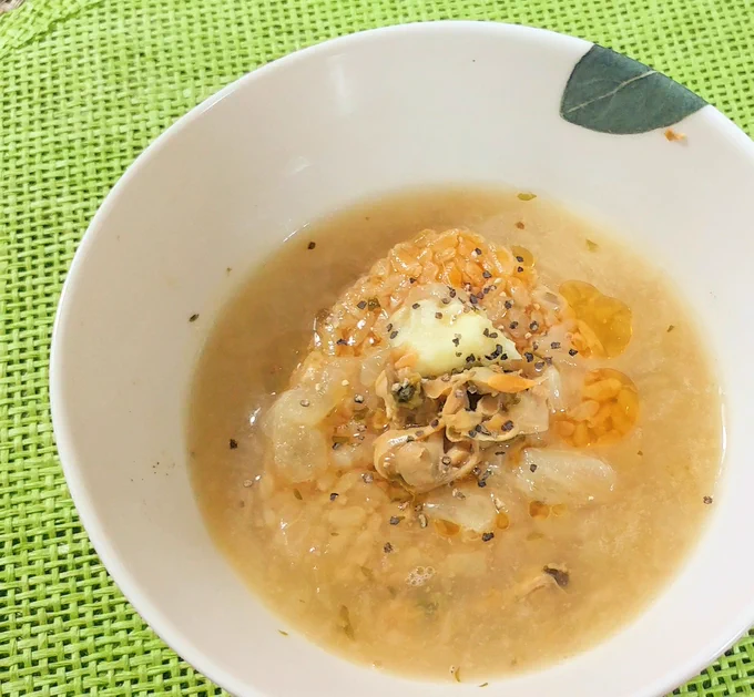 本日は #冷凍食品の日 だそうなので…

レンチンのみ✨【洋風お茶漬け 焼きおにぎりver】🍙✨

パスタソースをトマト系やクリーム系にしても美味しいですので、是非🍚✨お試し下さい〜(⁠ノ⁠◕⁠ヮ⁠◕⁠)⁠ノ⁠*⁠.⁠✧ 