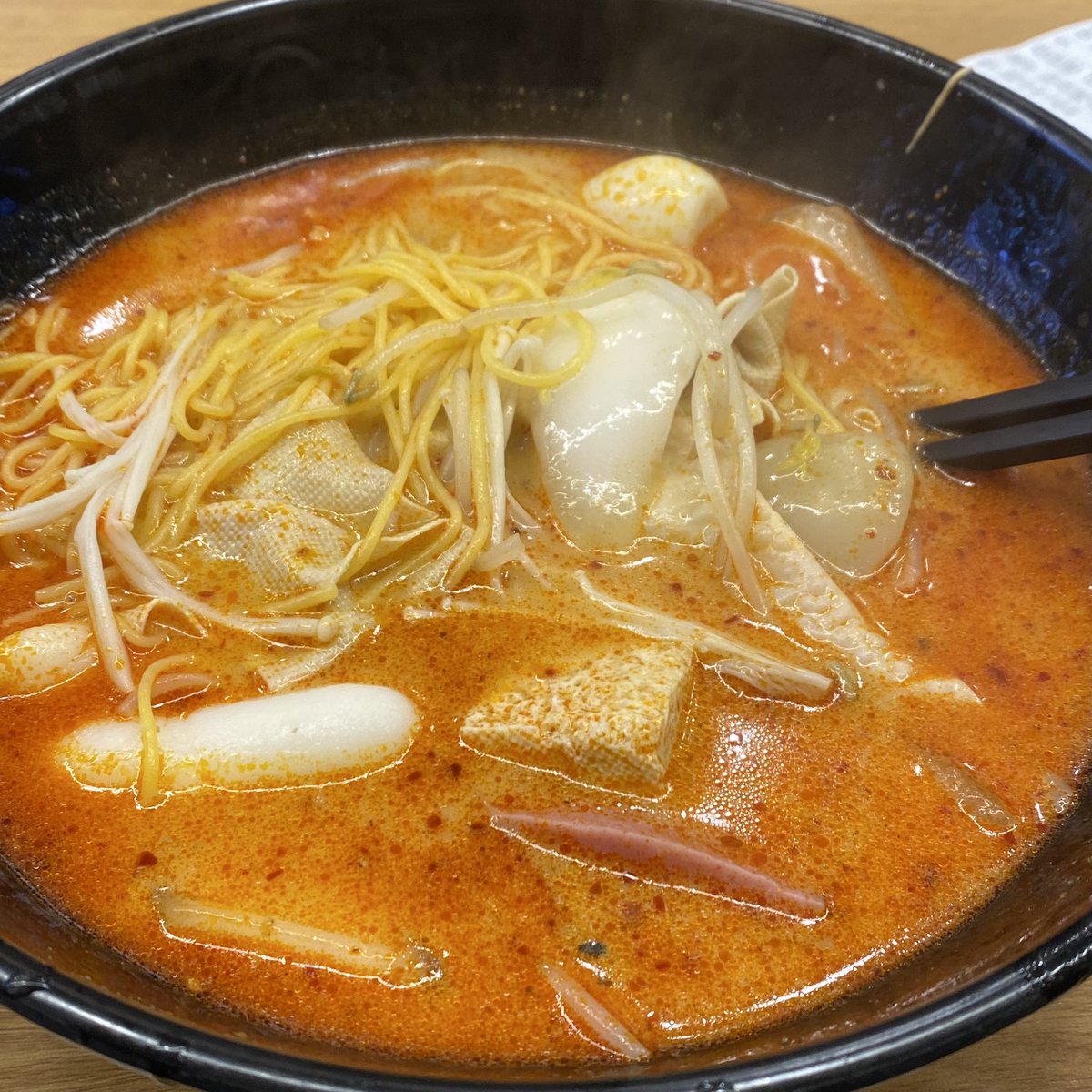 nnxux's tweet photo. 피에스타 내 맘에 마라탕 꾹 삼킨채 https://t.co/8Di0am9o0w