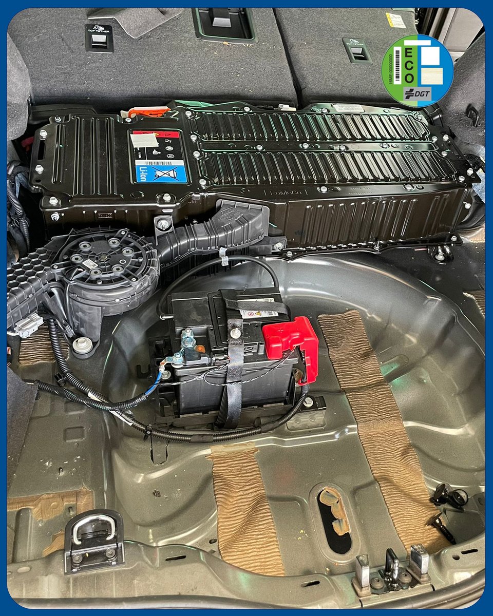 gaspointcenter's tweet photo. ✅ Transformación a #autogas #GLP de un #Ford Mondeo SW 2.0L Hybrid de 187cv con depósito de 57L y adaptador integrado a la presa de carga ♻ https://t.co/PlPuo6Pwhx