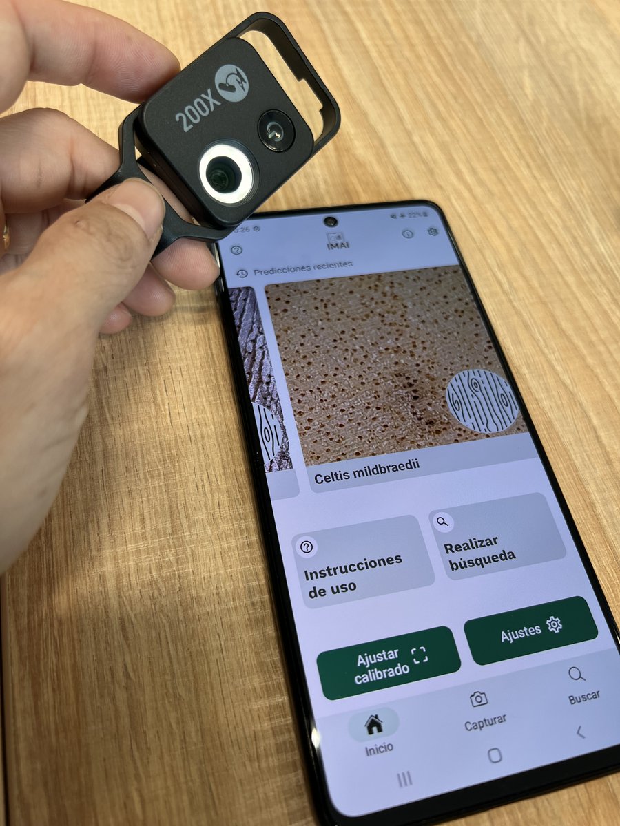 DaSCI_es's tweet photo. ¿Qué hacemos nosotros con una lente de 200x acoplada a un movil? Podemos hacer en segundos lo que se tarda días en laboratorio: reconocemos la especie de la madera fotografiada #goimai #IMAIapp https://t.co/WaXuc9WqwJ
