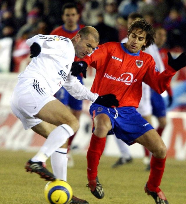 albnumancia's tweet photo. Balones de Oro q han jugado contra el @cdnumancia en Soria:
Figo
Cannavaro
Rivaldo
Messi
Ronaldinho
Owen
Zidane
Ronaldo Nazario https://t.co/Ff9mAVWycS
