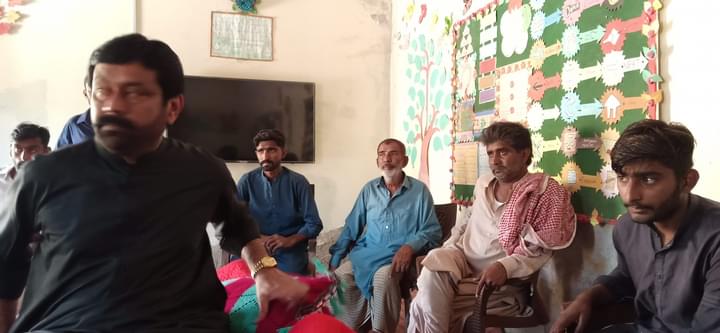 mersadambalhro1's tweet photo. Advisor to CM Sindh. @fayazbuttmpa offered condolences with Ayaz Ali Chandio on sad demise of #PPPworker Sher Muhammad Chandio at Sindhi Butrra village.President PPP Taluka Mehar Mehmood Mahesar was accompanied him.
@BBhuttoZardari @BakhtawarBZ
@AseefaBZ
@MuradAliShahPPP https://t.co/DtiAh763Fe