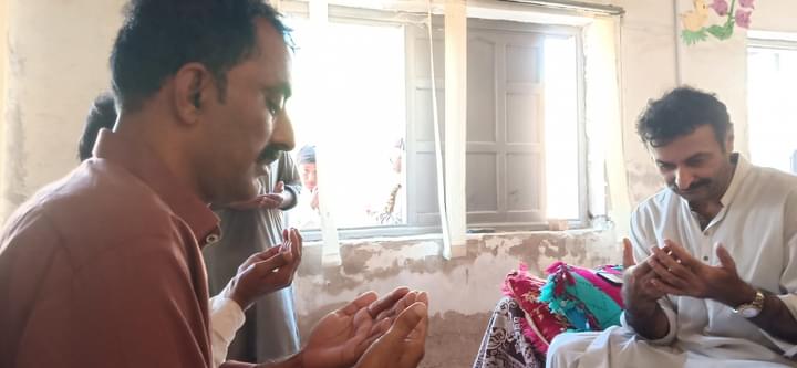 mersadambalhro1's tweet photo. Advisor to CM Sindh. @fayazbuttmpa offered condolences with Ayaz Ali Chandio on sad demise of #PPPworker Sher Muhammad Chandio at Sindhi Butrra village.President PPP Taluka Mehar Mehmood Mahesar was accompanied him.
@BBhuttoZardari @BakhtawarBZ
@AseefaBZ
@MuradAliShahPPP https://t.co/DtiAh763Fe