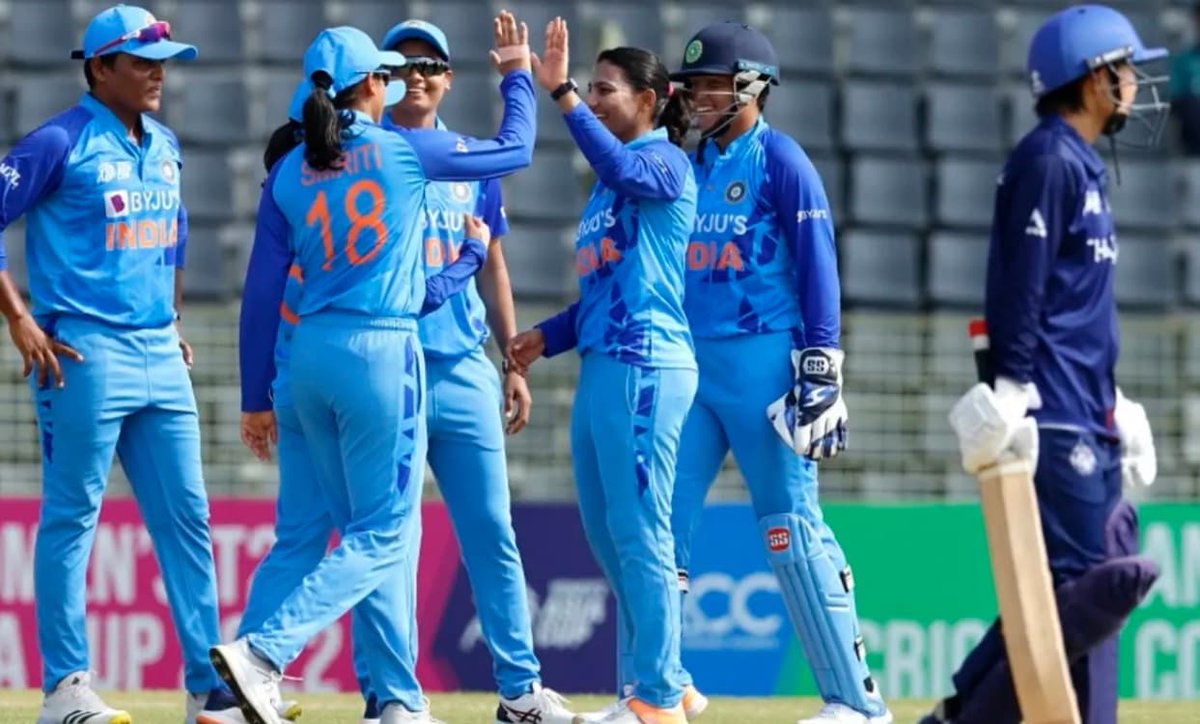 memestania's tweet photo. @RVCJ_FB Abhi mja ayega na bidu 😇💙@mandhana_smriti @Deepti_Sharma06 @ImHarmanpreet https://t.co/7lY79h8yor